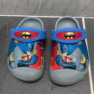 ✨Batman Crocs Sz 6/7✨